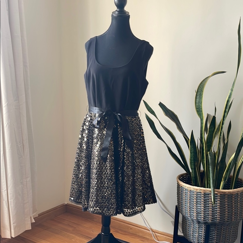 Black and Gold Sequin Dress with Ribbon - Picture 2 of 10